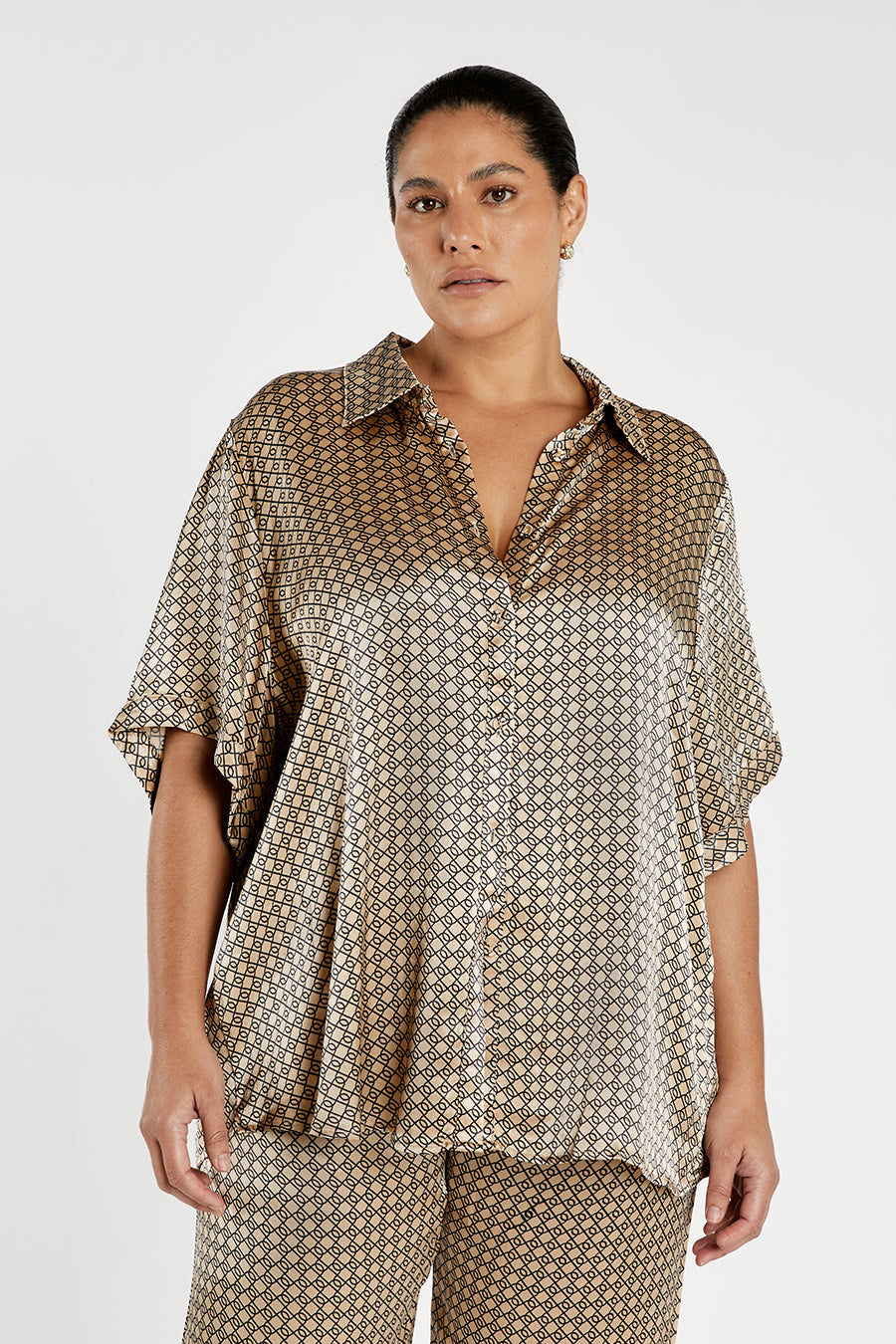 Lou Swirl Oversized Satin Shirt – Vacation Style Short Sleeve