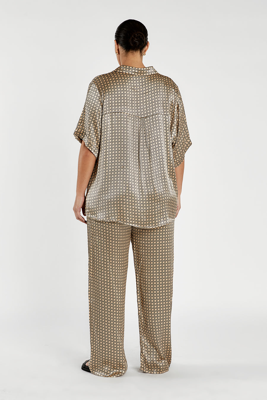 Lou Swirl Oversized Satin Shirt – Vacation Style Short Sleeve