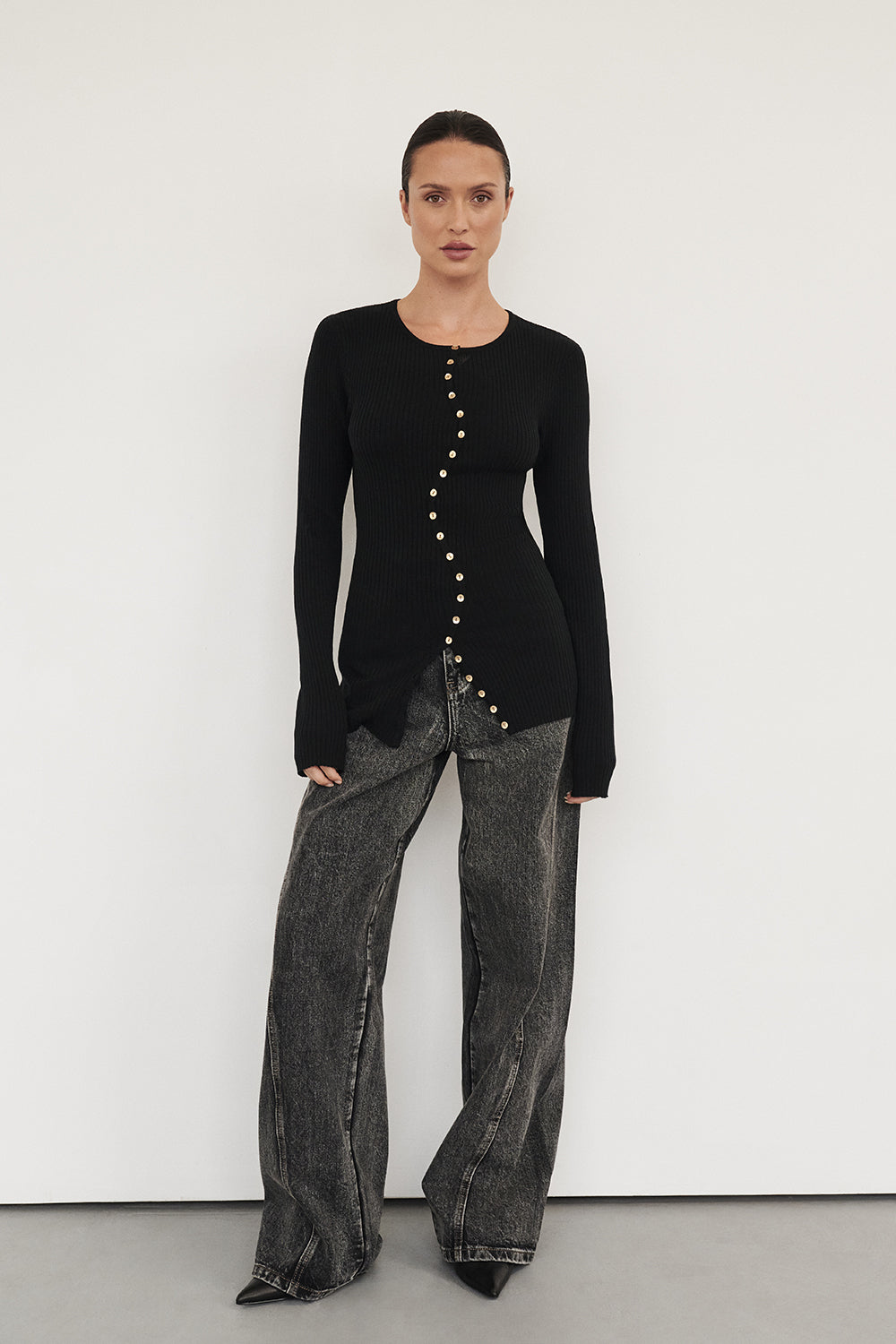 Black Ribbed Knit Cardigan with Gold Buttons – Long Sleeve Crew Neck