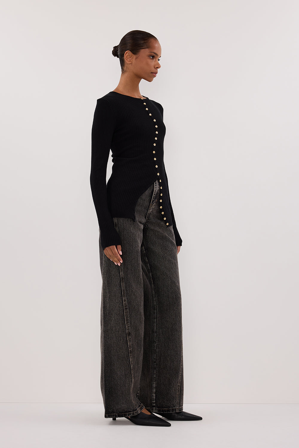 Black Ribbed Knit Cardigan with Gold Buttons – Long Sleeve Crew Neck