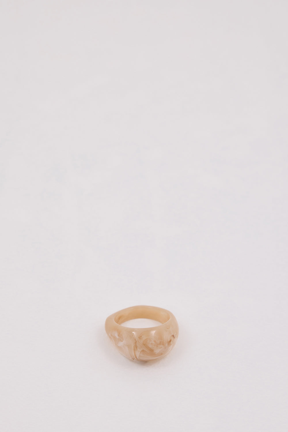 Noah The Label Chunky Resin Cream Ring – Lightweight Fashion Jewelry