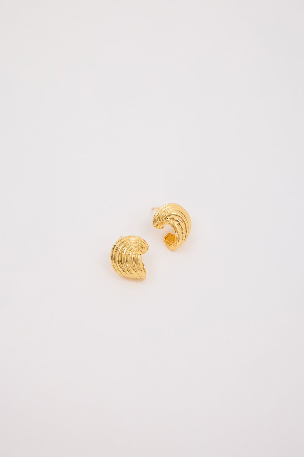 Amber Sceats Kona Gold Plated Seashell Stud Earrings