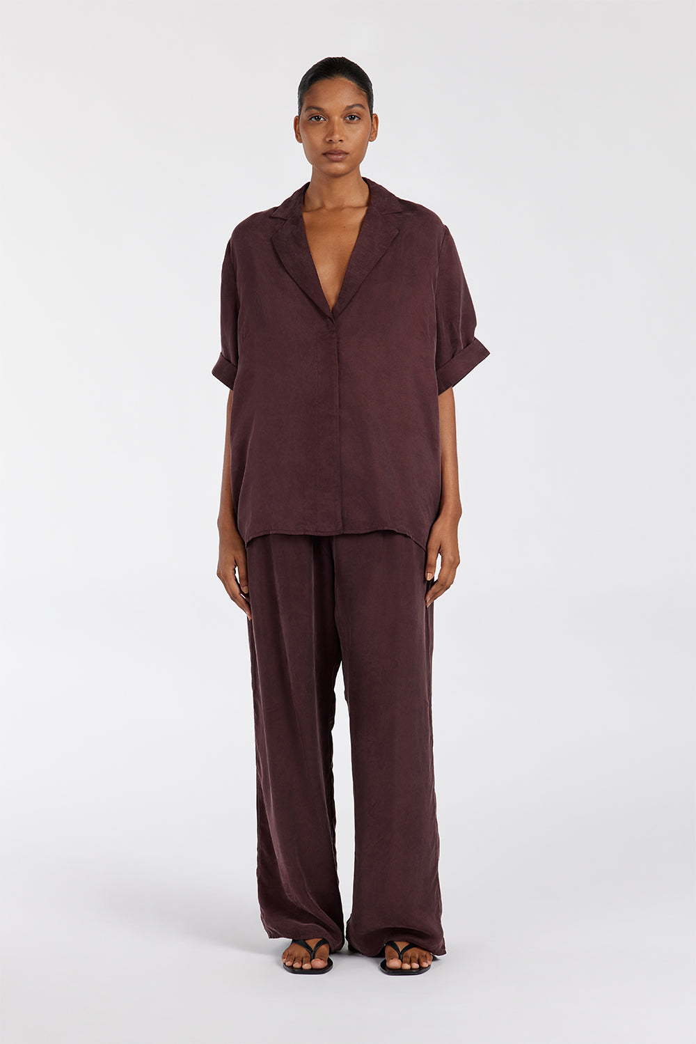 Liam Currant Relaxed Fit Cupro Shirt – Short Sleeve V-Neck