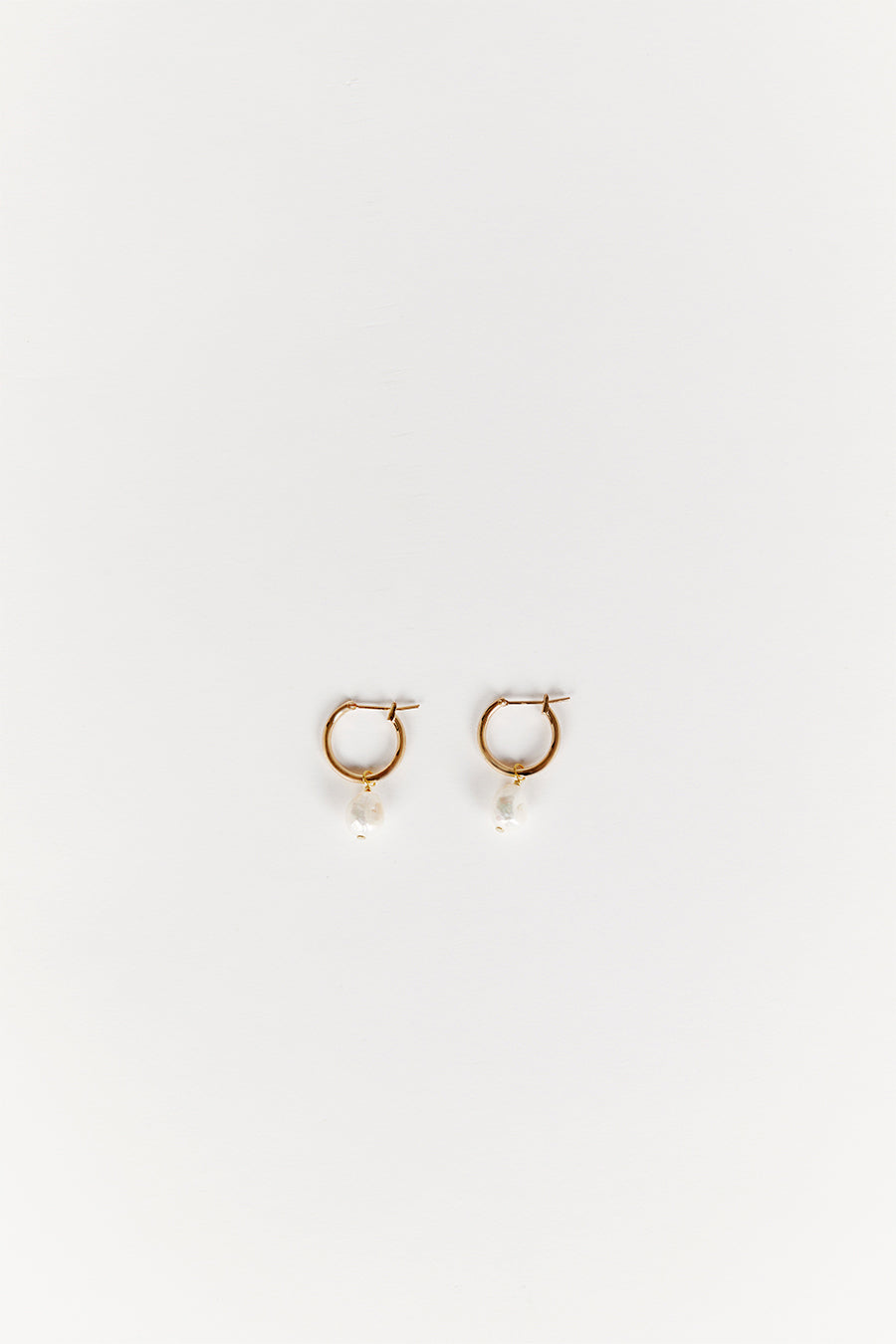 Valentine's Gold Hoop Earrings with Pearl Drop – 18k Plated
