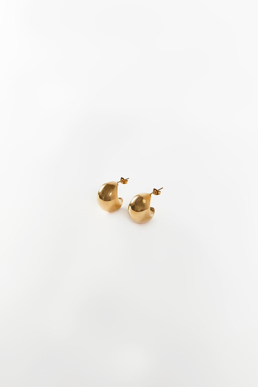 18k Gold Plated Oval Hoop Earrings – Cendre Bobbi Style