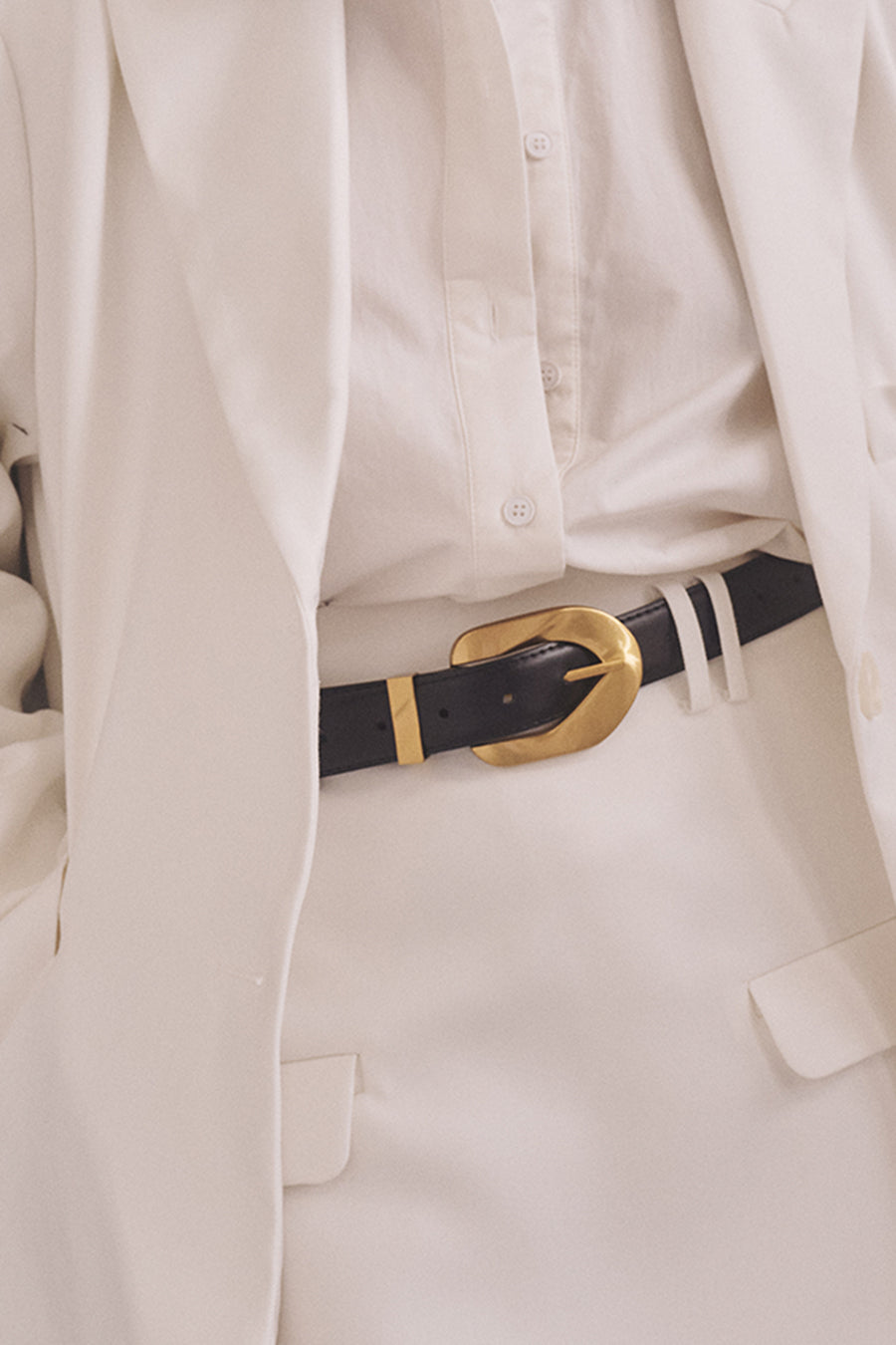 Albury Black Leather Belt with Gold Hardware – Adjustable Waist Belt