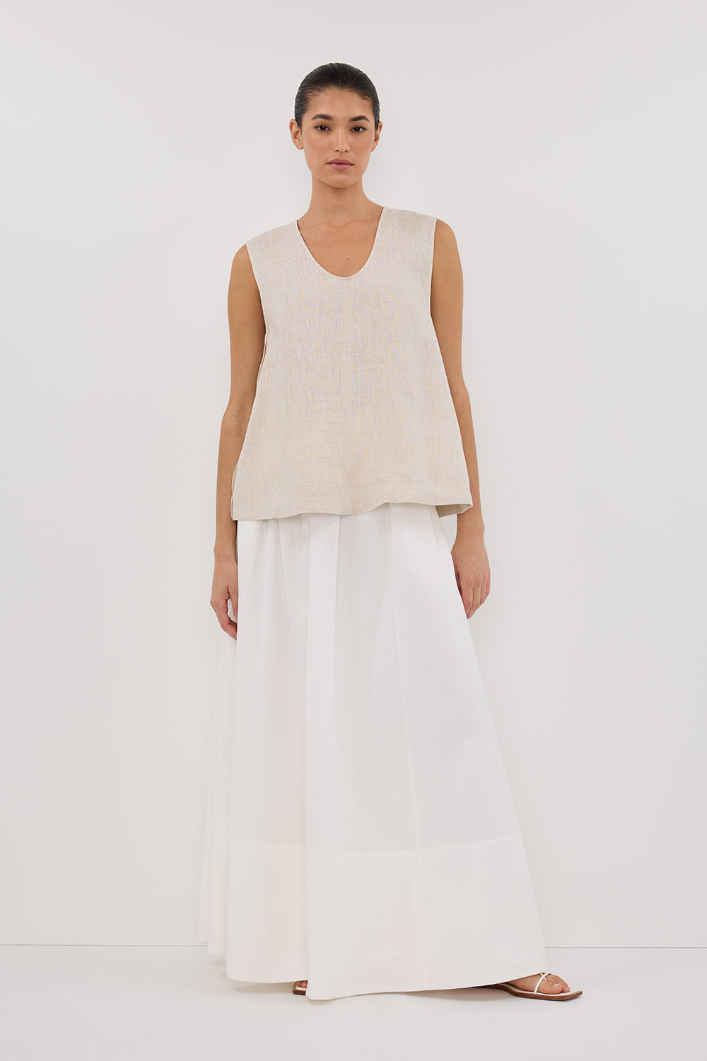 ANA Linen Scoop Neck Top - Sleeveless & Relaxed Fit