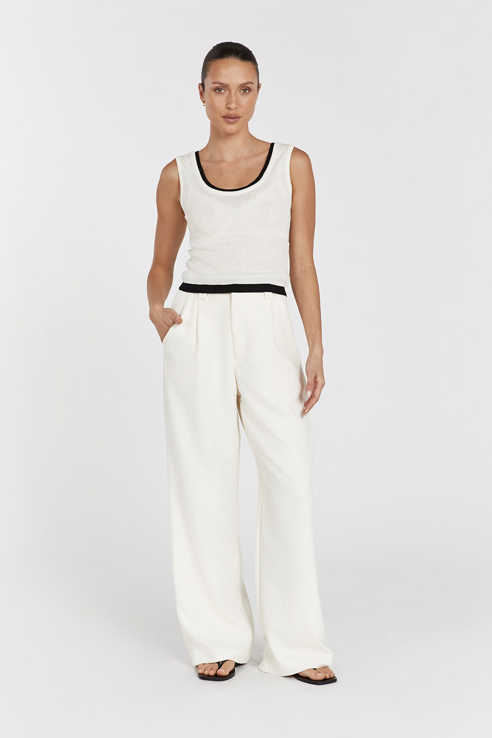 Noel Off White Contrast Knit Tank Top - Relaxed Fit Scoop Neck